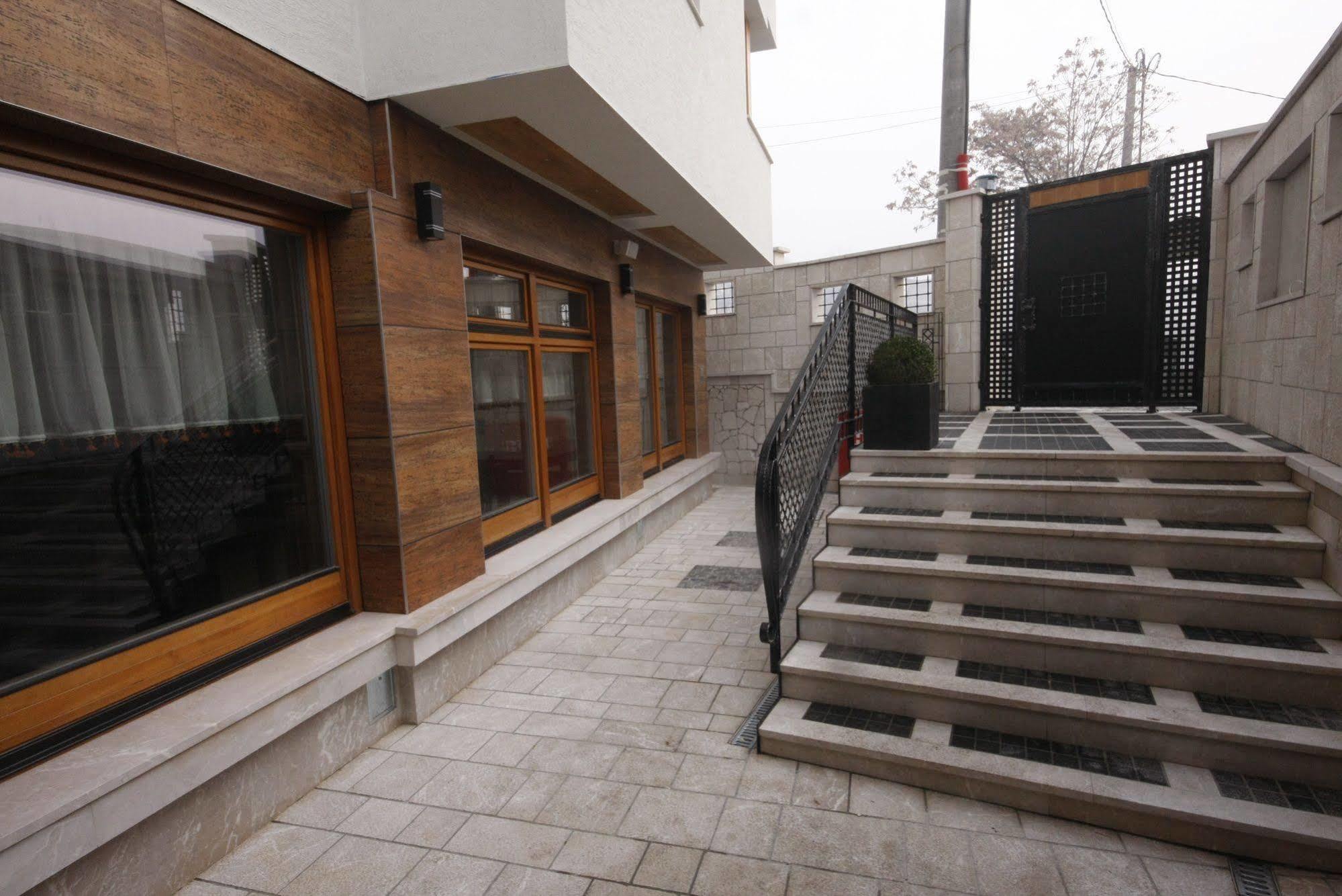 Hotel Aziza Sarajevo Bagian luar foto
