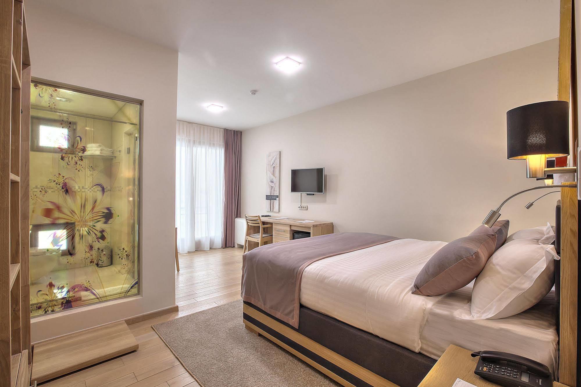 Hotel Aziza Sarajevo Bagian luar foto