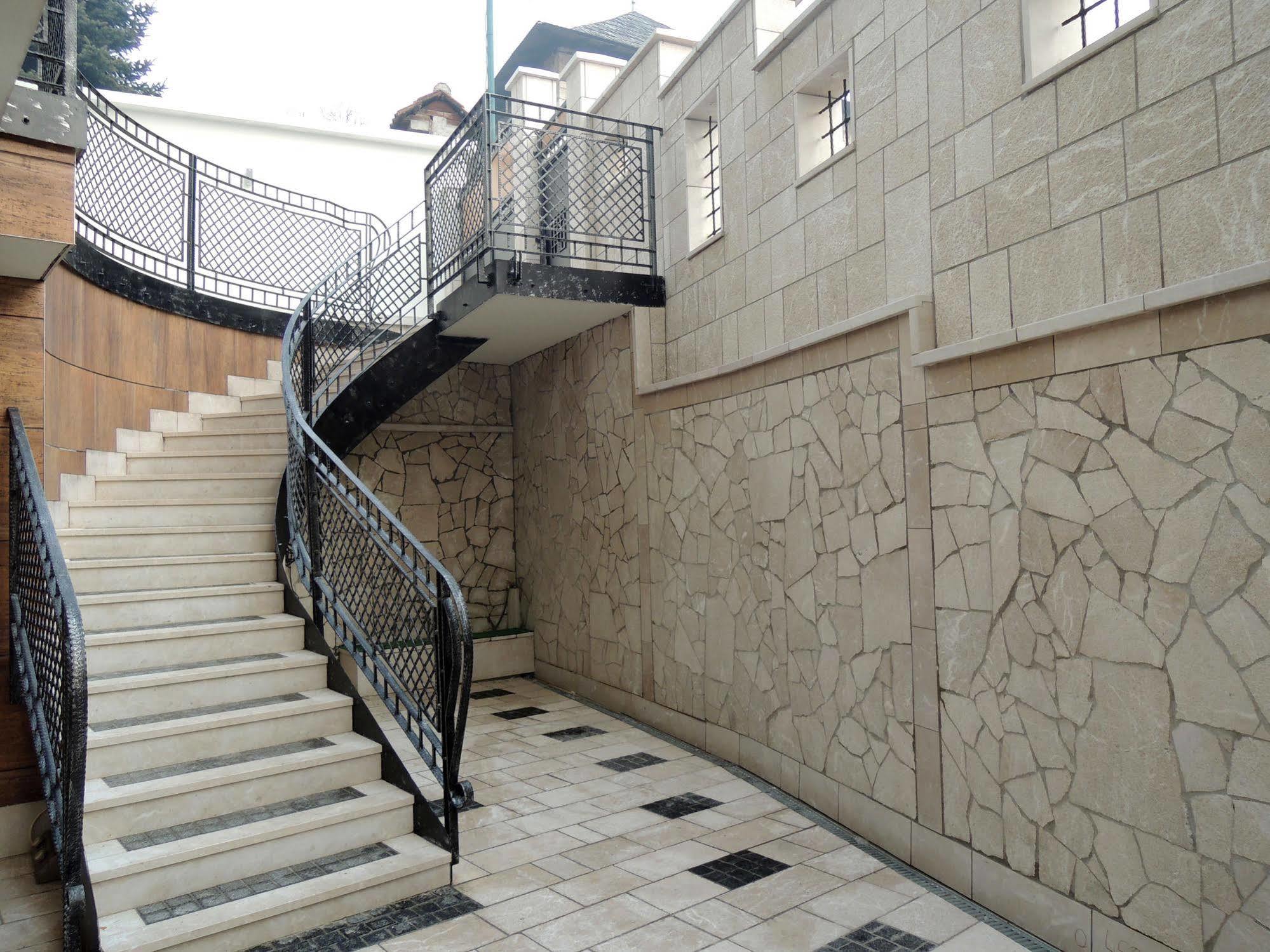 Hotel Aziza Sarajevo Bagian luar foto